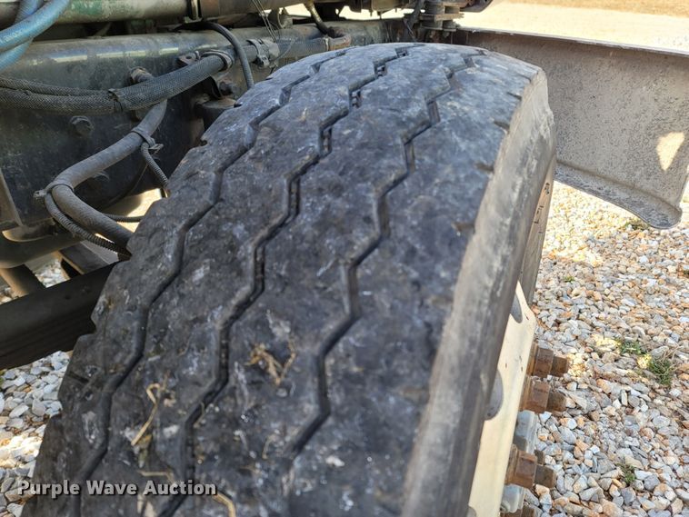 image for item DR3366 1999 Volvo WG  dump truck