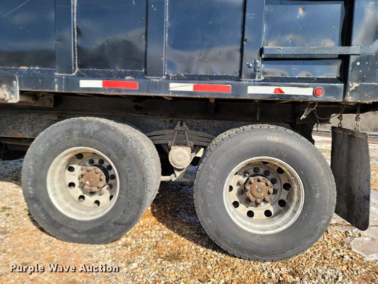 image for item DR3366 1999 Volvo WG  dump truck