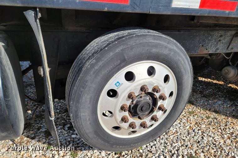 image for item DR3366 1999 Volvo WG  dump truck