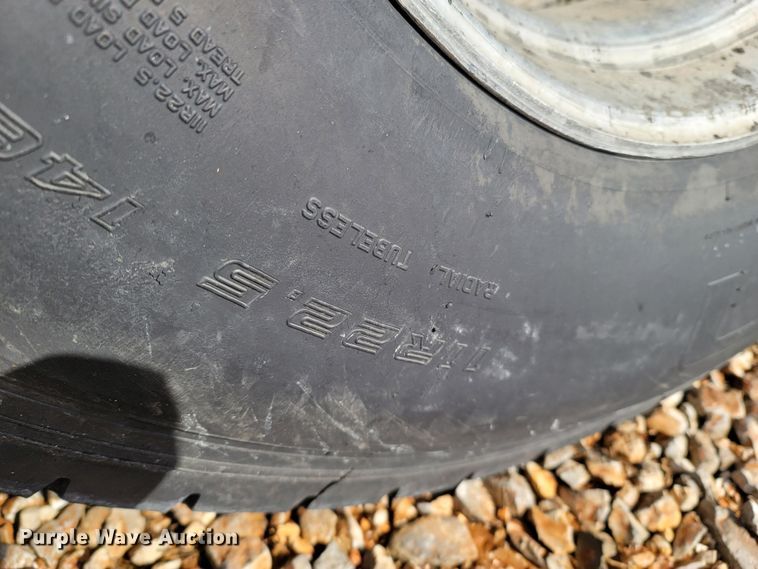 image for item DR3366 1999 Volvo WG  dump truck