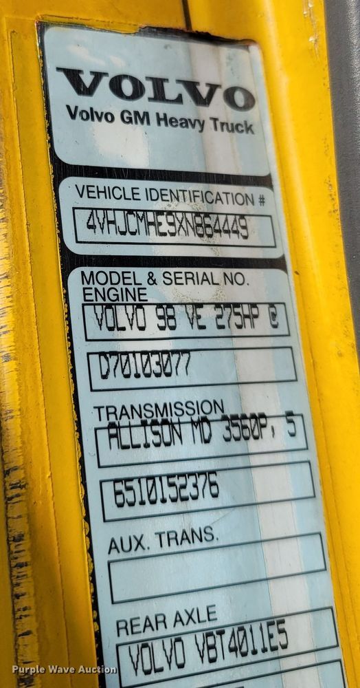 image for item DR3366 1999 Volvo WG  dump truck