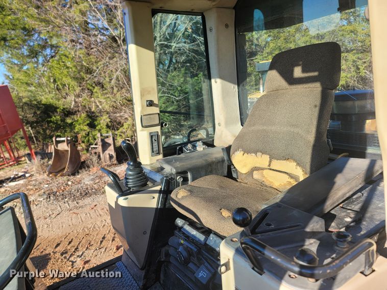 image for item DR3367 2001 Caterpillar 963C  track loader