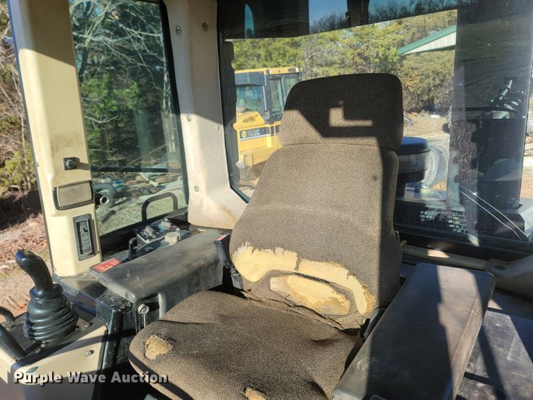 image for item DR3367 2001 Caterpillar 963C  track loader