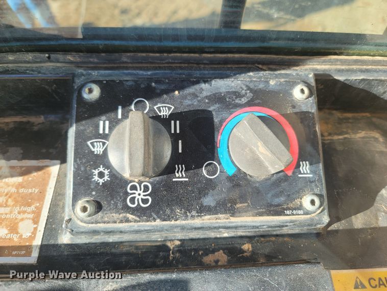 image for item DR3367 2001 Caterpillar 963C  track loader