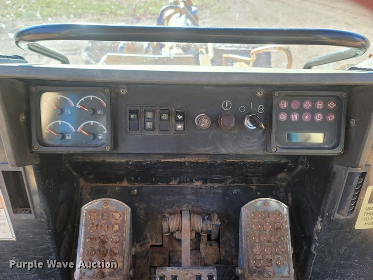 image for item DR3367 2001 Caterpillar 963C  track loader