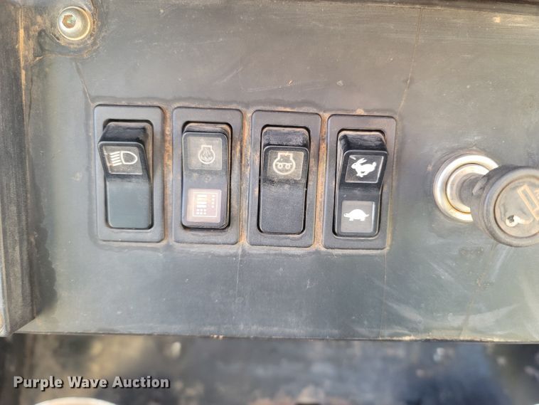 image for item DR3367 2001 Caterpillar 963C  track loader