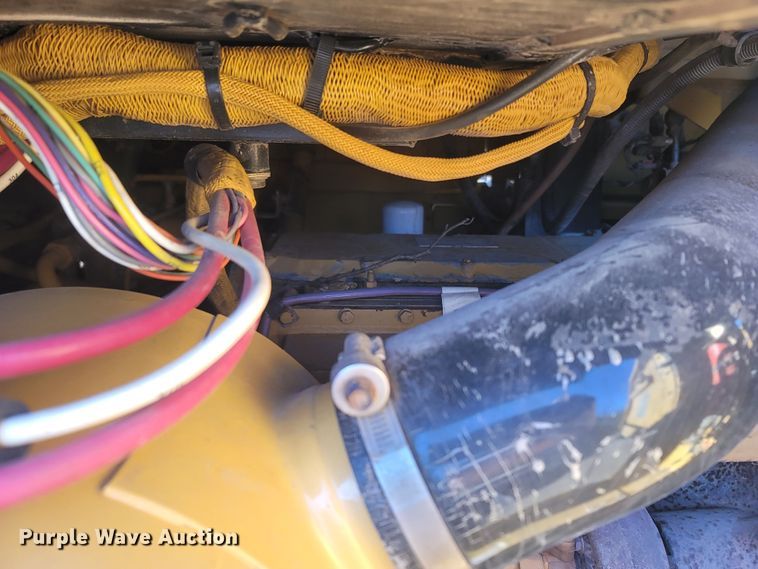 image for item DR3367 2001 Caterpillar 963C  track loader