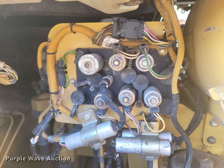 image for item DR3367 2001 Caterpillar 963C  track loader