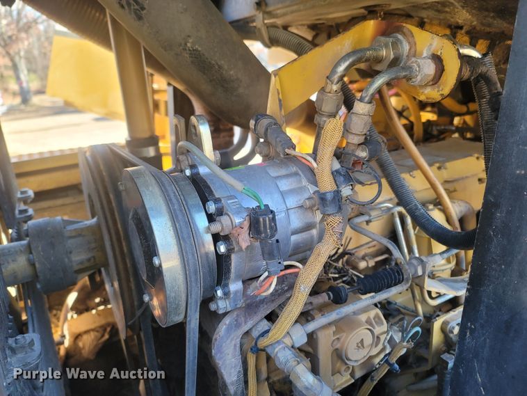 image for item DR3367 2001 Caterpillar 963C  track loader