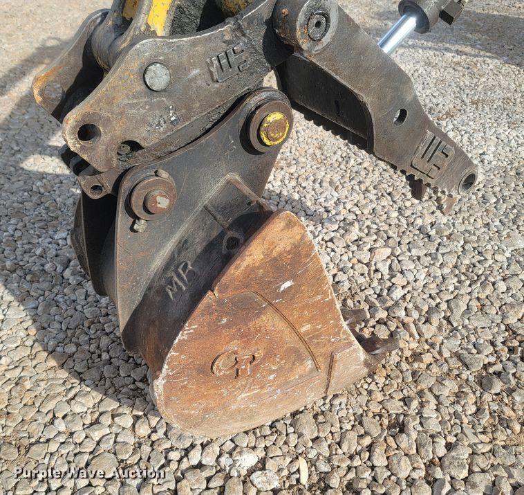 image for item DR3368 2013 Komatsu PC88MR-8  mini excavator