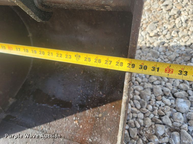 image for item DR3368 2013 Komatsu PC88MR-8  mini excavator