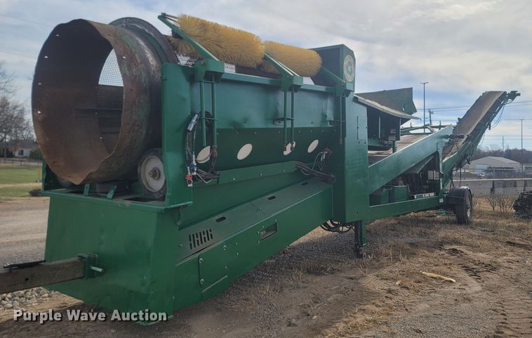 image for item DR3369 McCloskey 512R  trommel screen