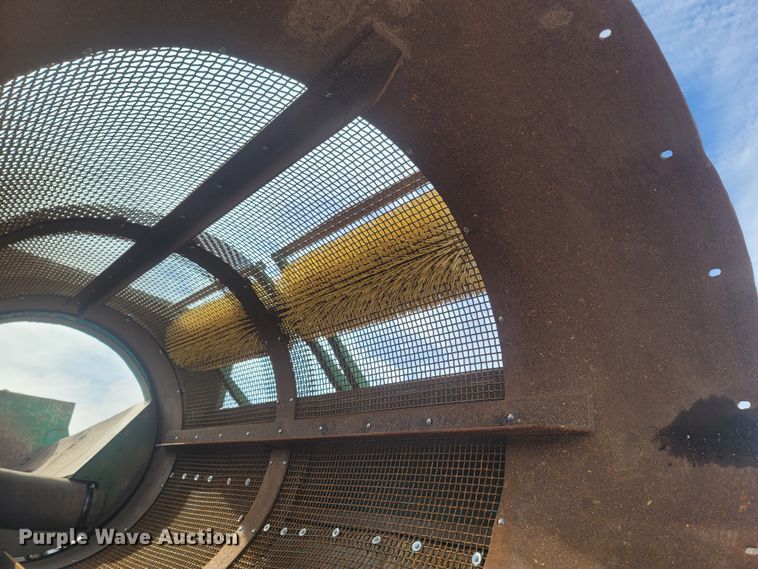 image for item DR3369 McCloskey 512R  trommel screen