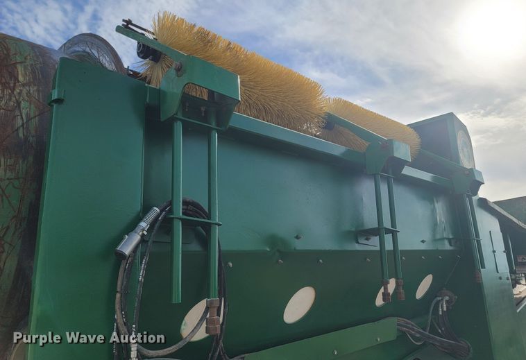 image for item DR3369 McCloskey 512R  trommel screen