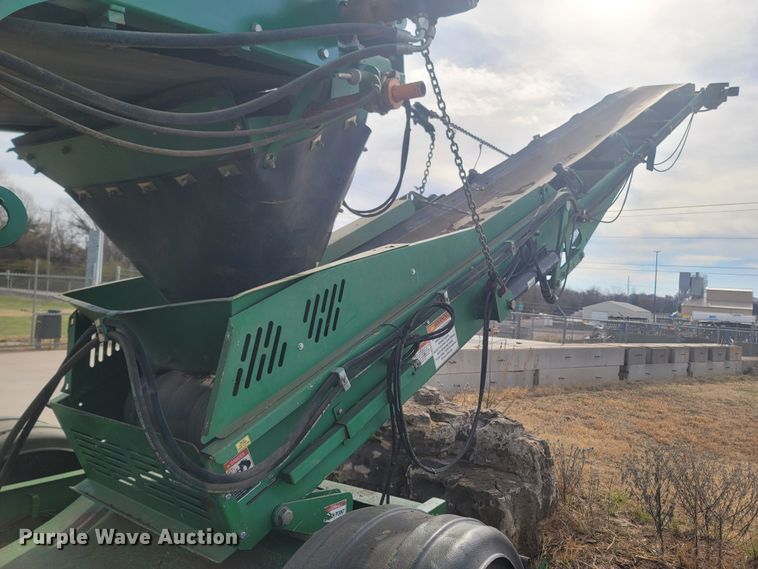 image for item DR3369 McCloskey 512R  trommel screen