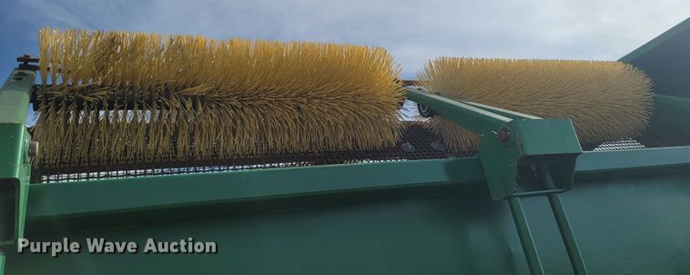 image for item DR3369 McCloskey 512R  trommel screen