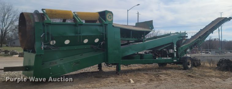 image for item DR3369 McCloskey 512R  trommel screen