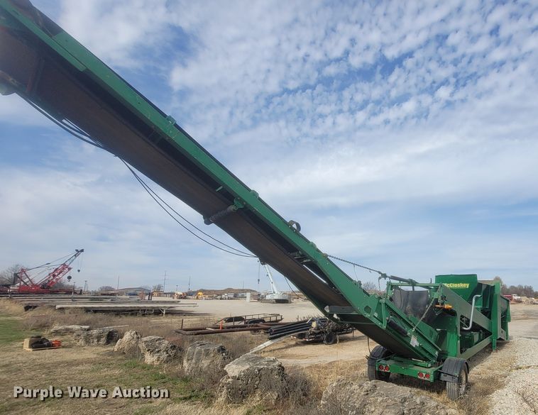 image for item DR3369 McCloskey 512R  trommel screen