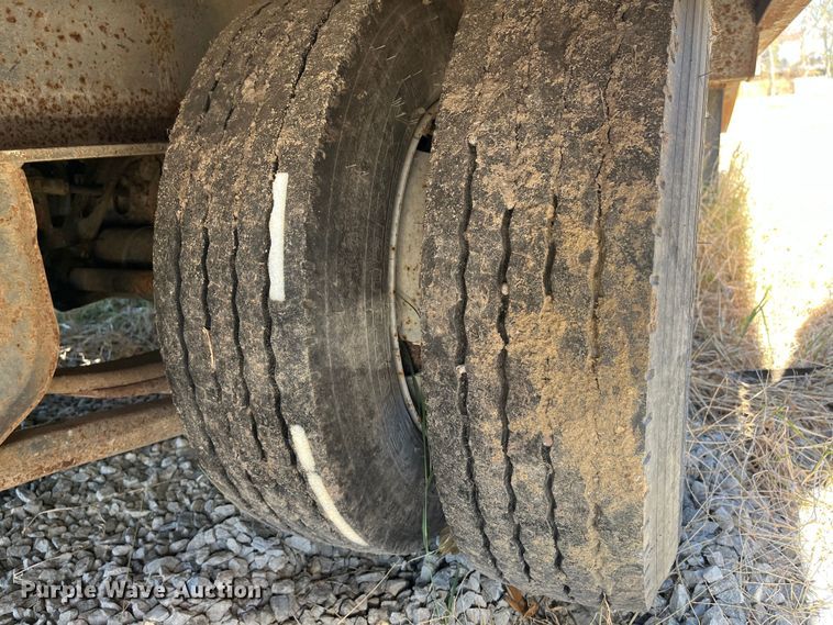 image for item DR7354 2010 Holden  equipment trailer