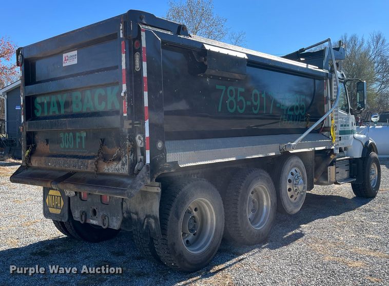 image for item DR7355 2018 Volvo VHD  dump truck