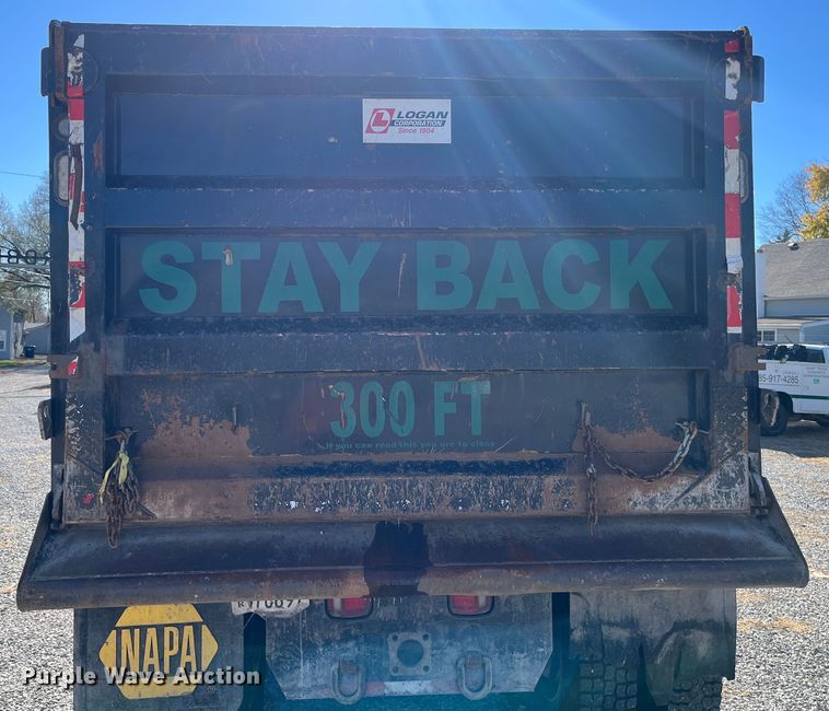 image for item DR7355 2018 Volvo VHD  dump truck