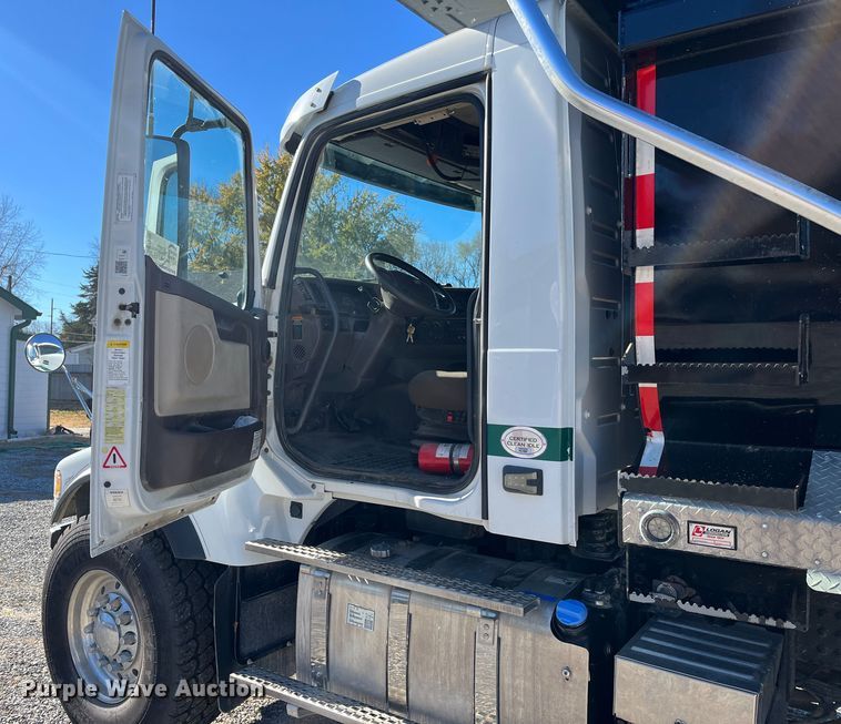 image for item DR7355 2018 Volvo VHD  dump truck