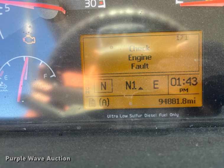 image for item DR7355 2018 Volvo VHD  dump truck