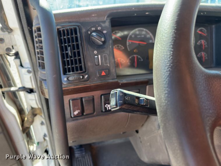 image for item DR7355 2018 Volvo VHD  dump truck