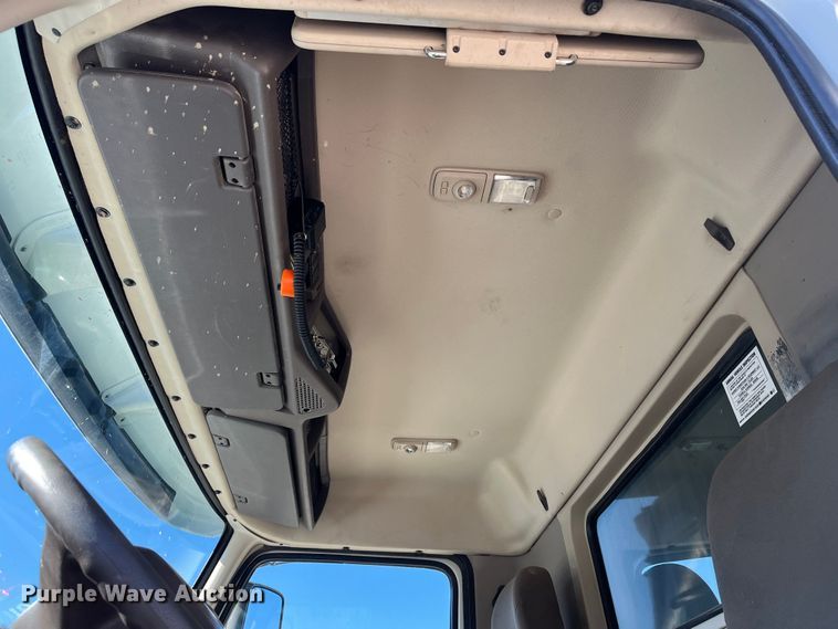 image for item DR7355 2018 Volvo VHD  dump truck