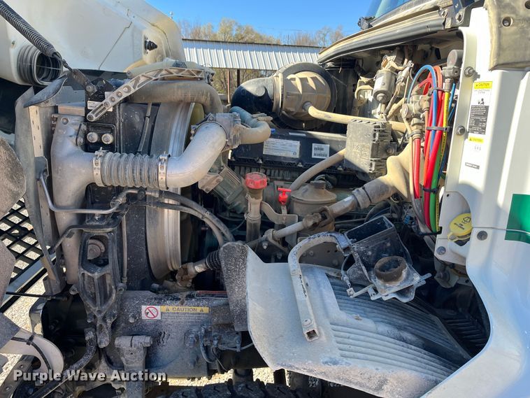 image for item DR7355 2018 Volvo VHD  dump truck