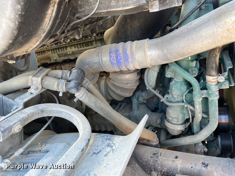 image for item DR7355 2018 Volvo VHD  dump truck