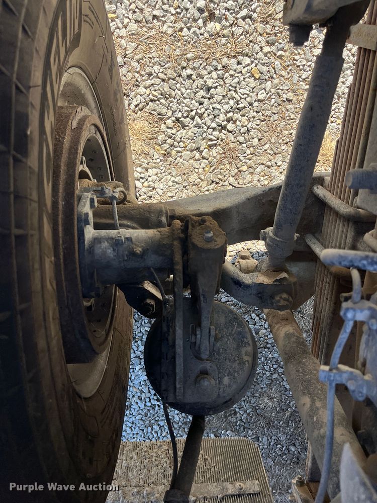 image for item DR7355 2018 Volvo VHD  dump truck