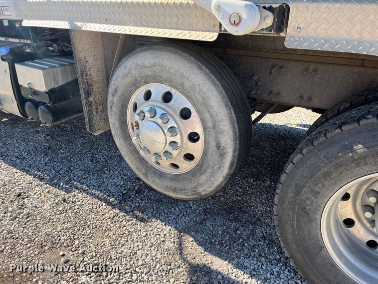 image for item DR7355 2018 Volvo VHD  dump truck