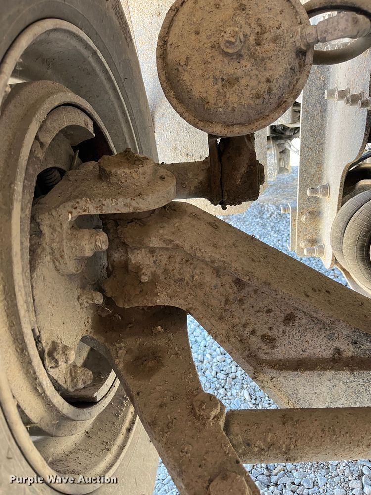 image for item DR7355 2018 Volvo VHD  dump truck