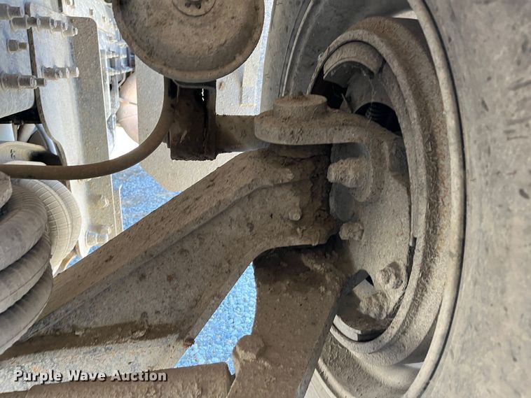 image for item DR7355 2018 Volvo VHD  dump truck