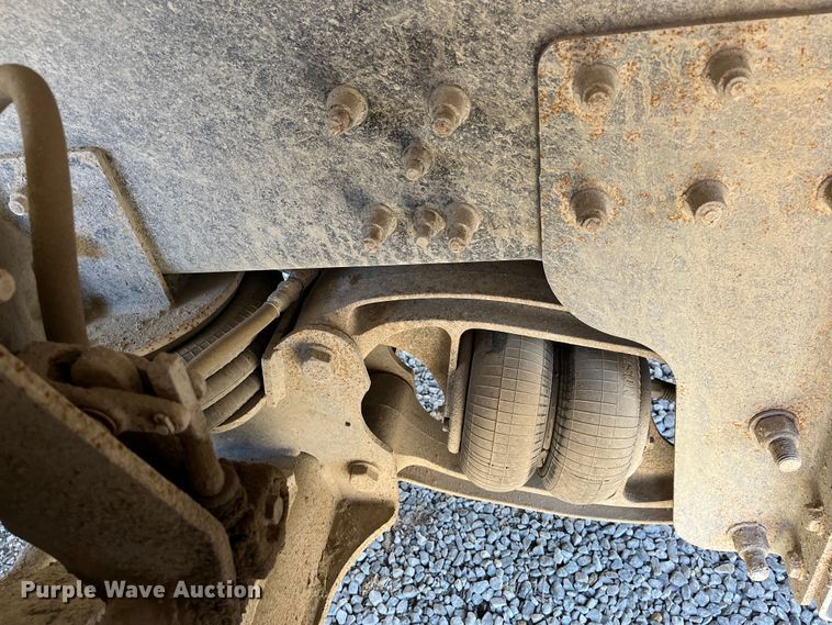 image for item DR7355 2018 Volvo VHD  dump truck