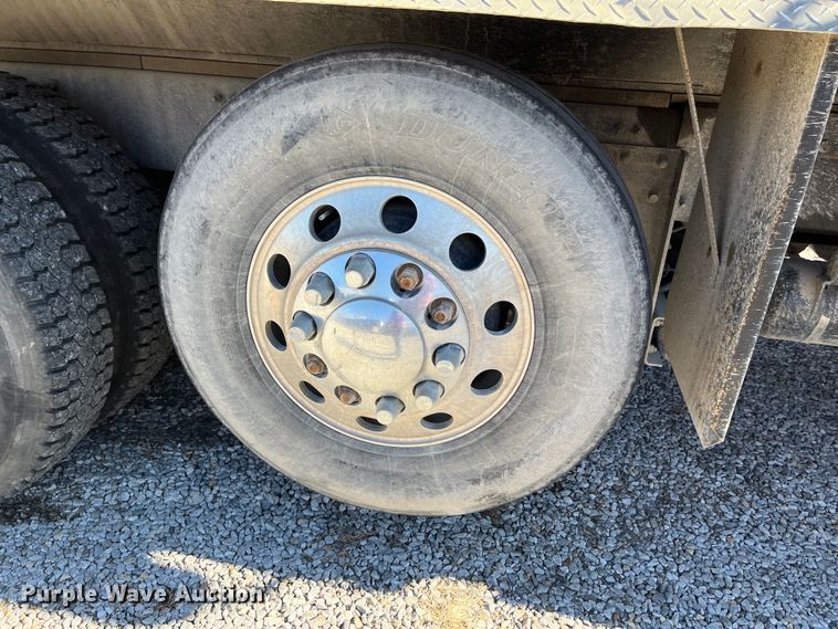 image for item DR7355 2018 Volvo VHD  dump truck