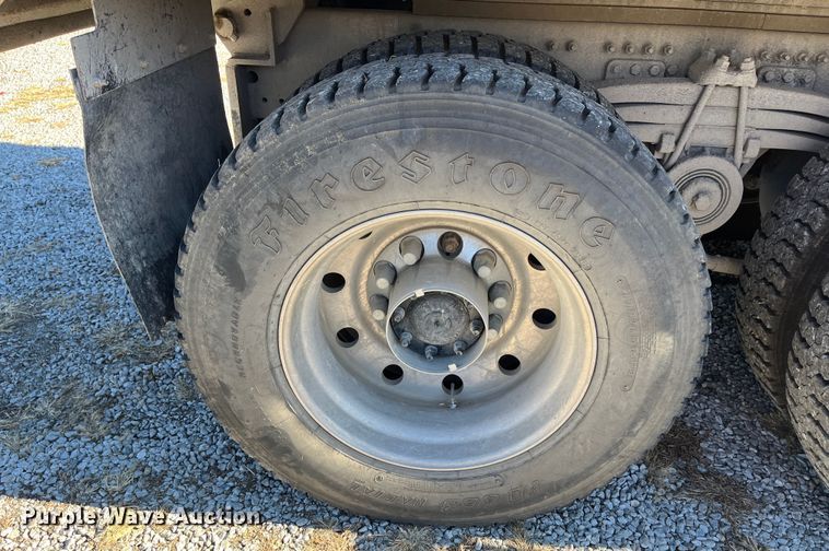 image for item DR7355 2018 Volvo VHD  dump truck