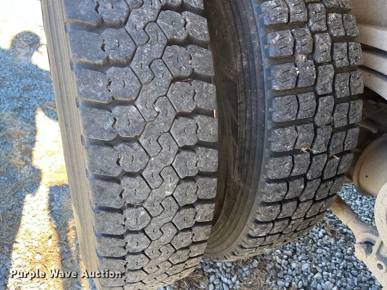 image for item DR7355 2018 Volvo VHD  dump truck