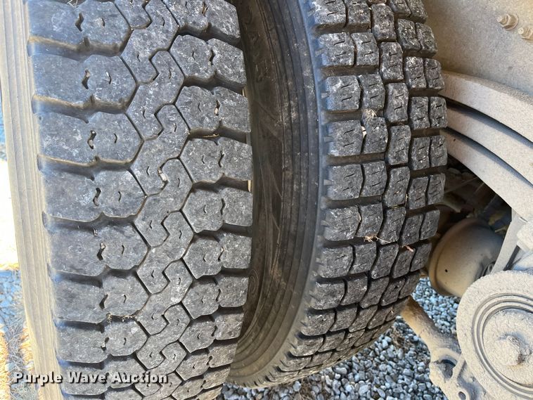 image for item DR7355 2018 Volvo VHD  dump truck