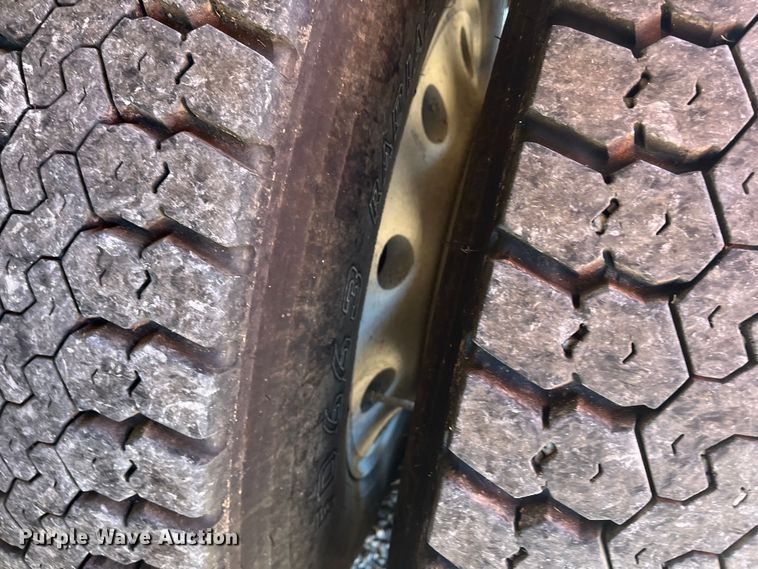 image for item DR7355 2018 Volvo VHD  dump truck