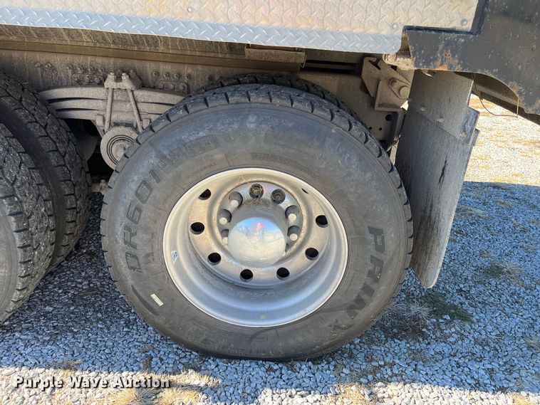 image for item DR7355 2018 Volvo VHD  dump truck