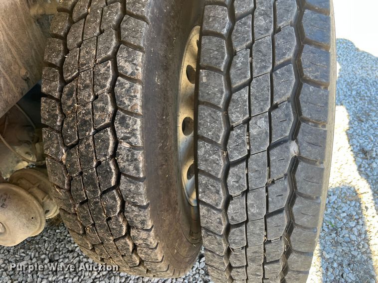 image for item DR7355 2018 Volvo VHD  dump truck