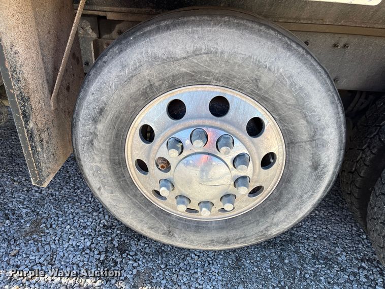 image for item DR7355 2018 Volvo VHD  dump truck