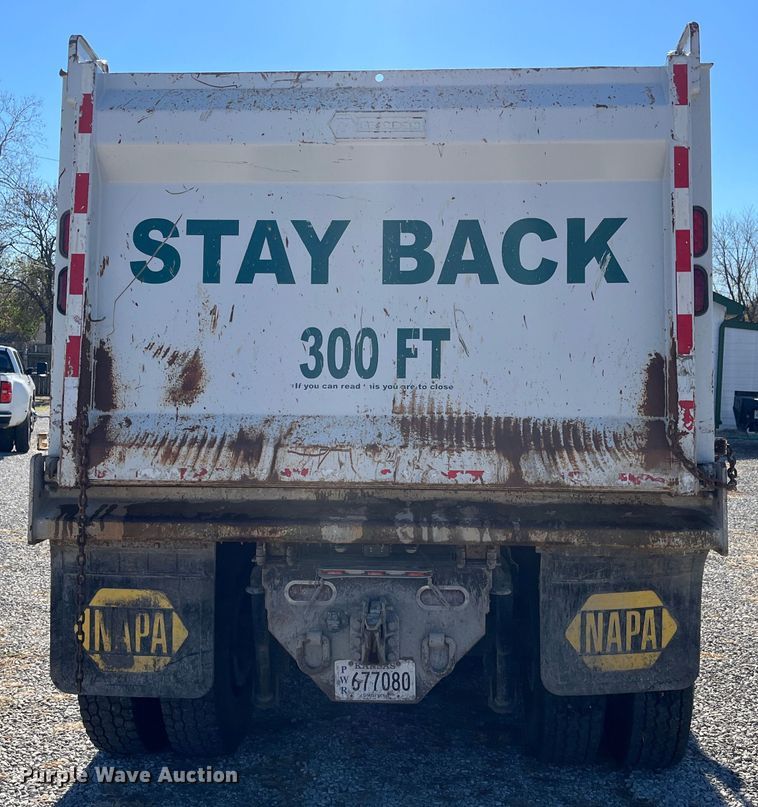 image for item DR7356 2016 Volvo VHD  dump truck