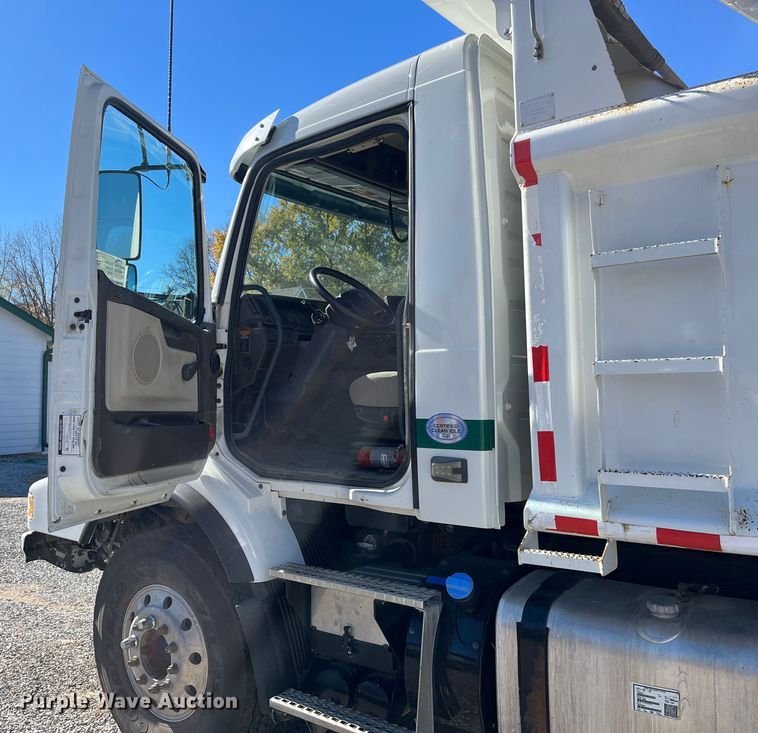 image for item DR7356 2016 Volvo VHD  dump truck