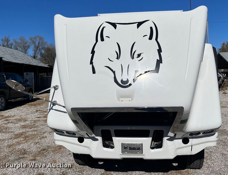 image for item DR7356 2016 Volvo VHD  dump truck