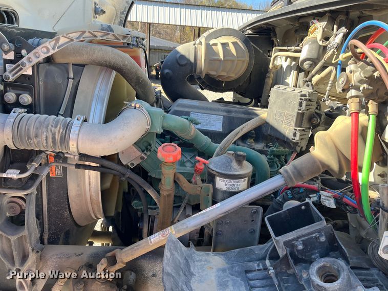 image for item DR7356 2016 Volvo VHD  dump truck