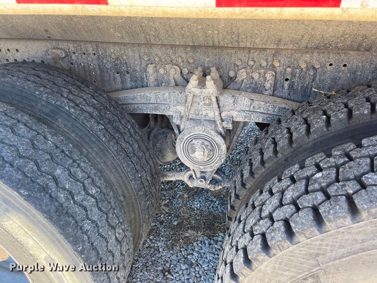 image for item DR7356 2016 Volvo VHD  dump truck