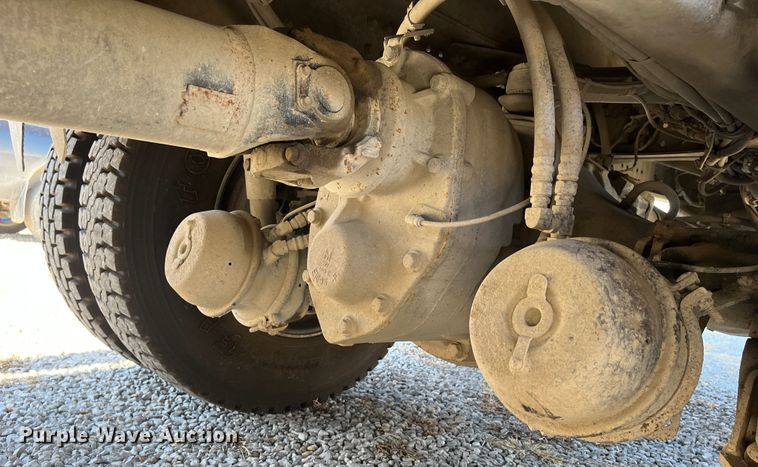 image for item DR7356 2016 Volvo VHD  dump truck